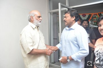 Chiranjeevi at Sachin Tendulkar Kadu Premiere Show